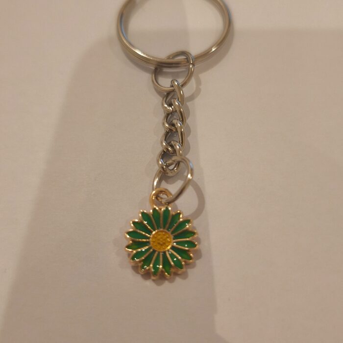 Green Pointed Daisy
